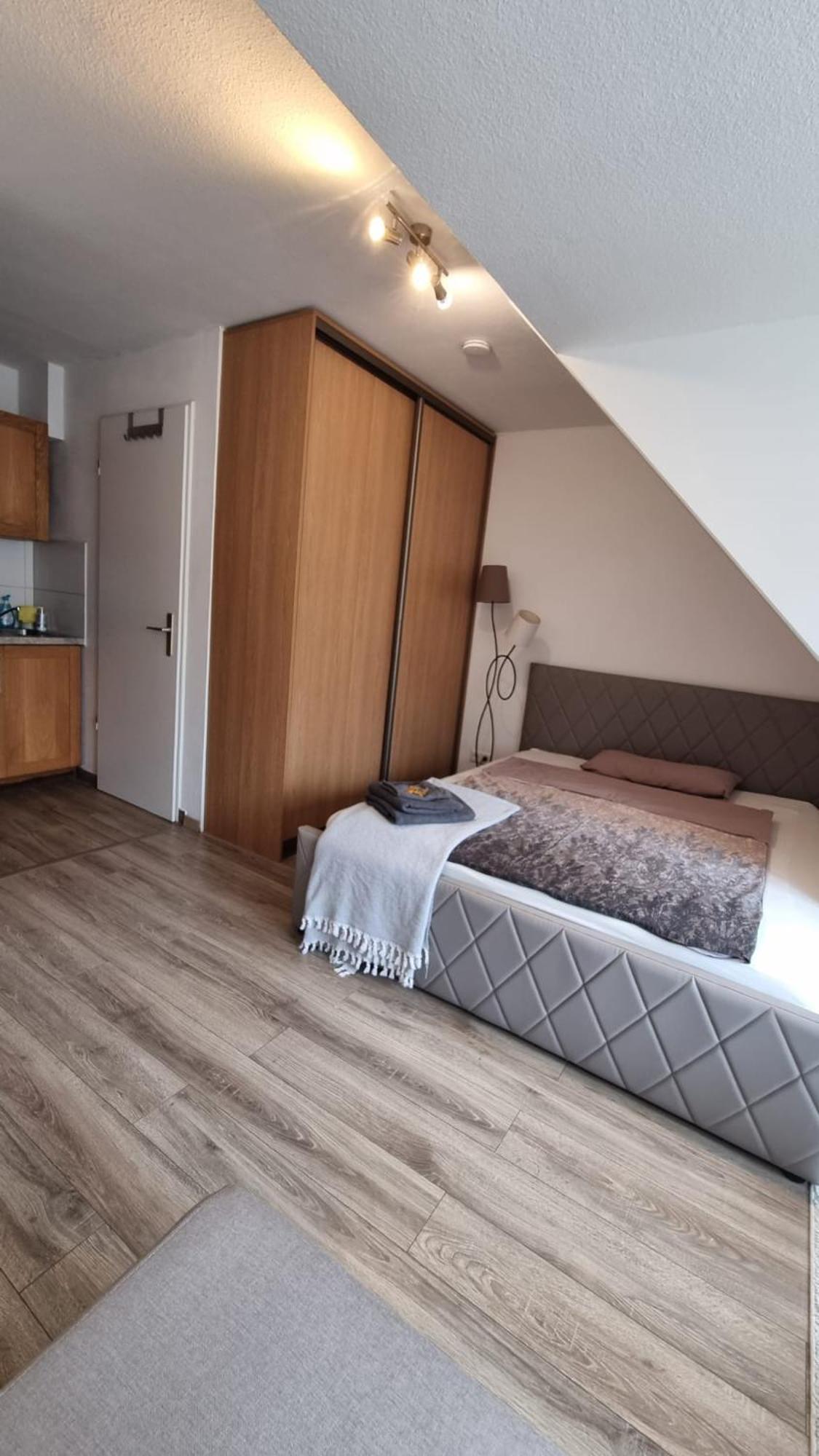 Ferienwohnung "Elsnerstrasse" Neurenberg Buitenkant foto